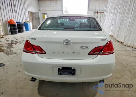 2005 Toyota Avalon Xl z USA, uszkodzony, nr VIN 4T1BK36B65U013473